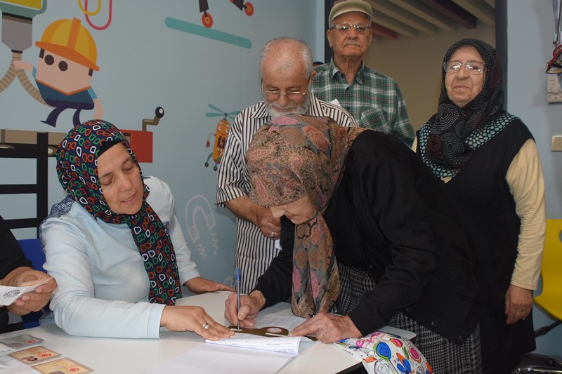 İzmirliler sandık başında