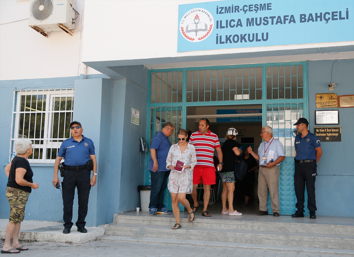 İzmirliler sandık başında