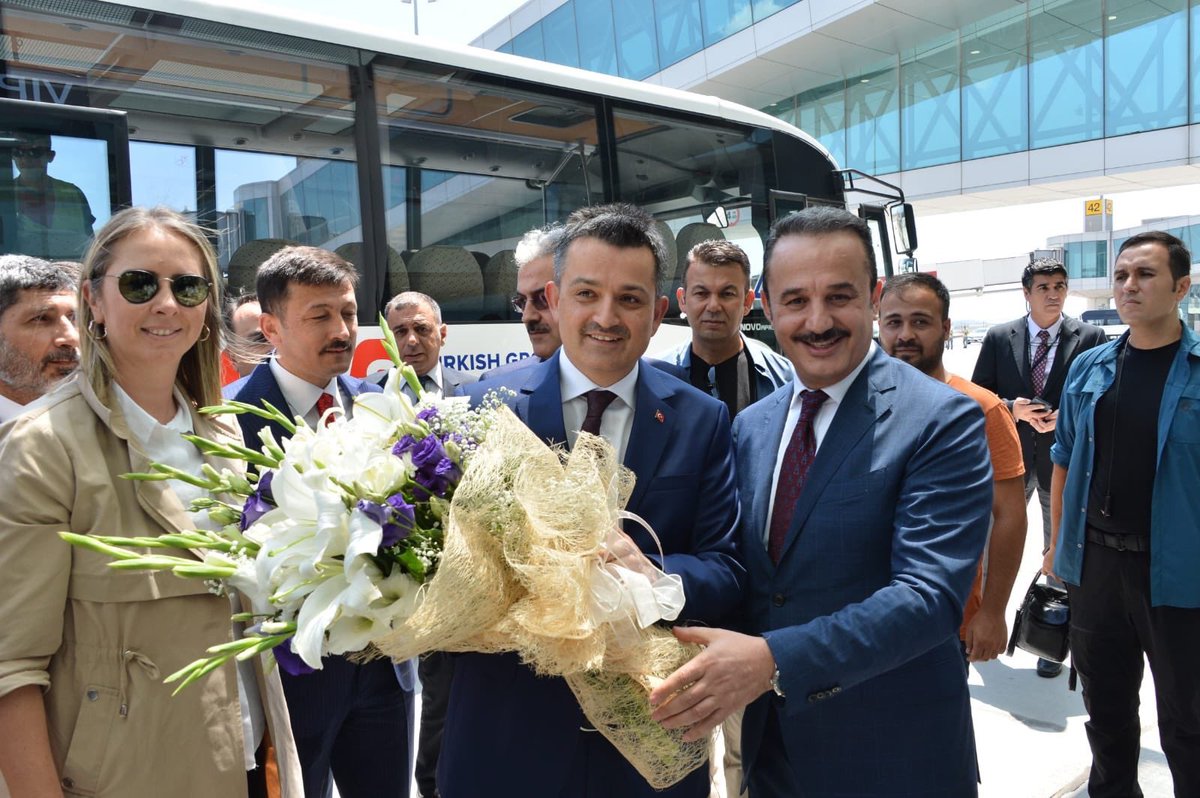 Bakan Pakdemirli İzmir'de