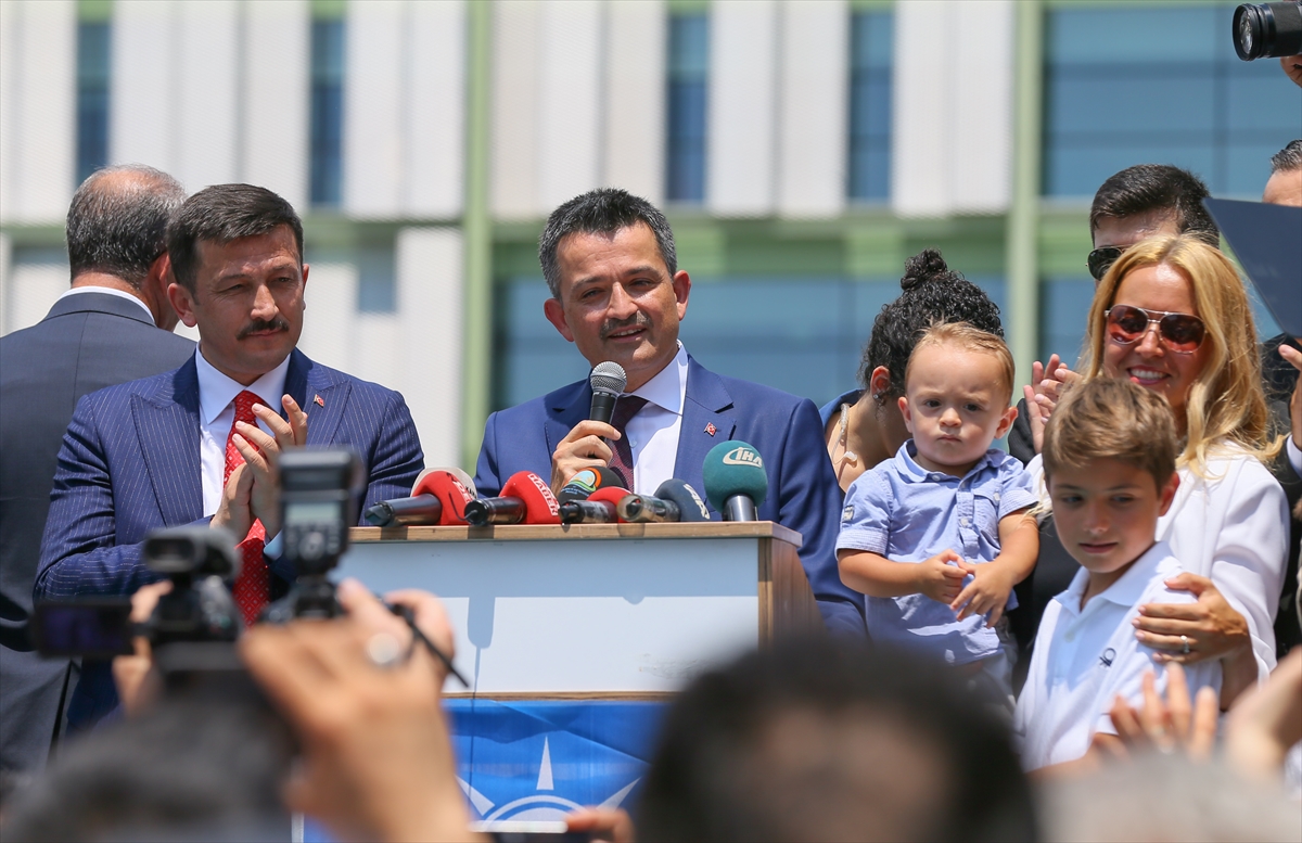 Bakan Pakdemirli İzmir'de