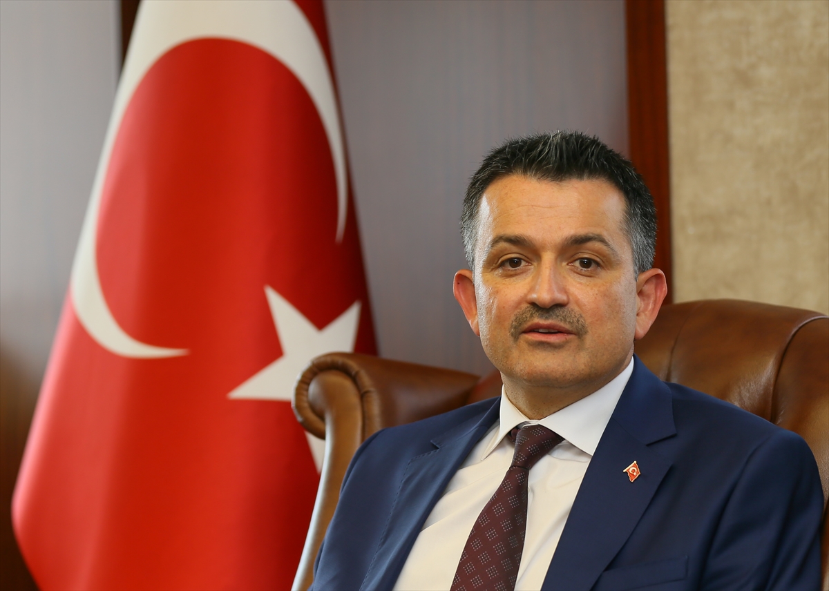 Bakan Pakdemirli İzmir'de