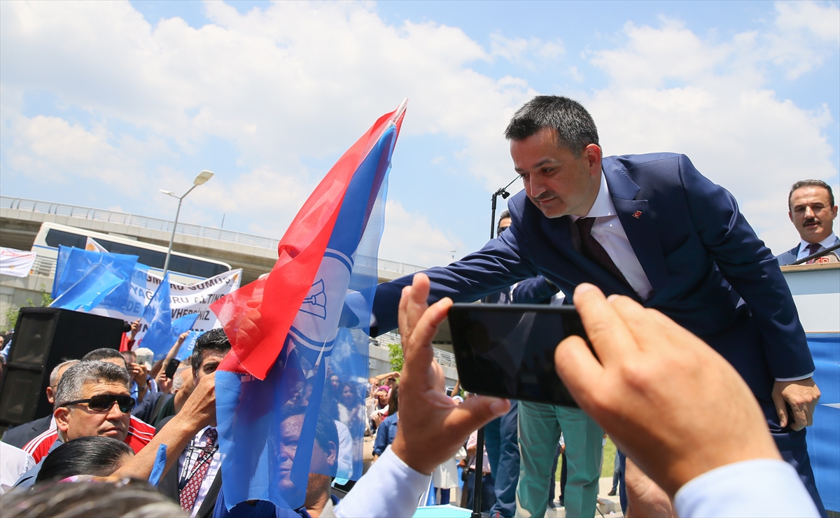 Bakan Pakdemirli İzmir'de