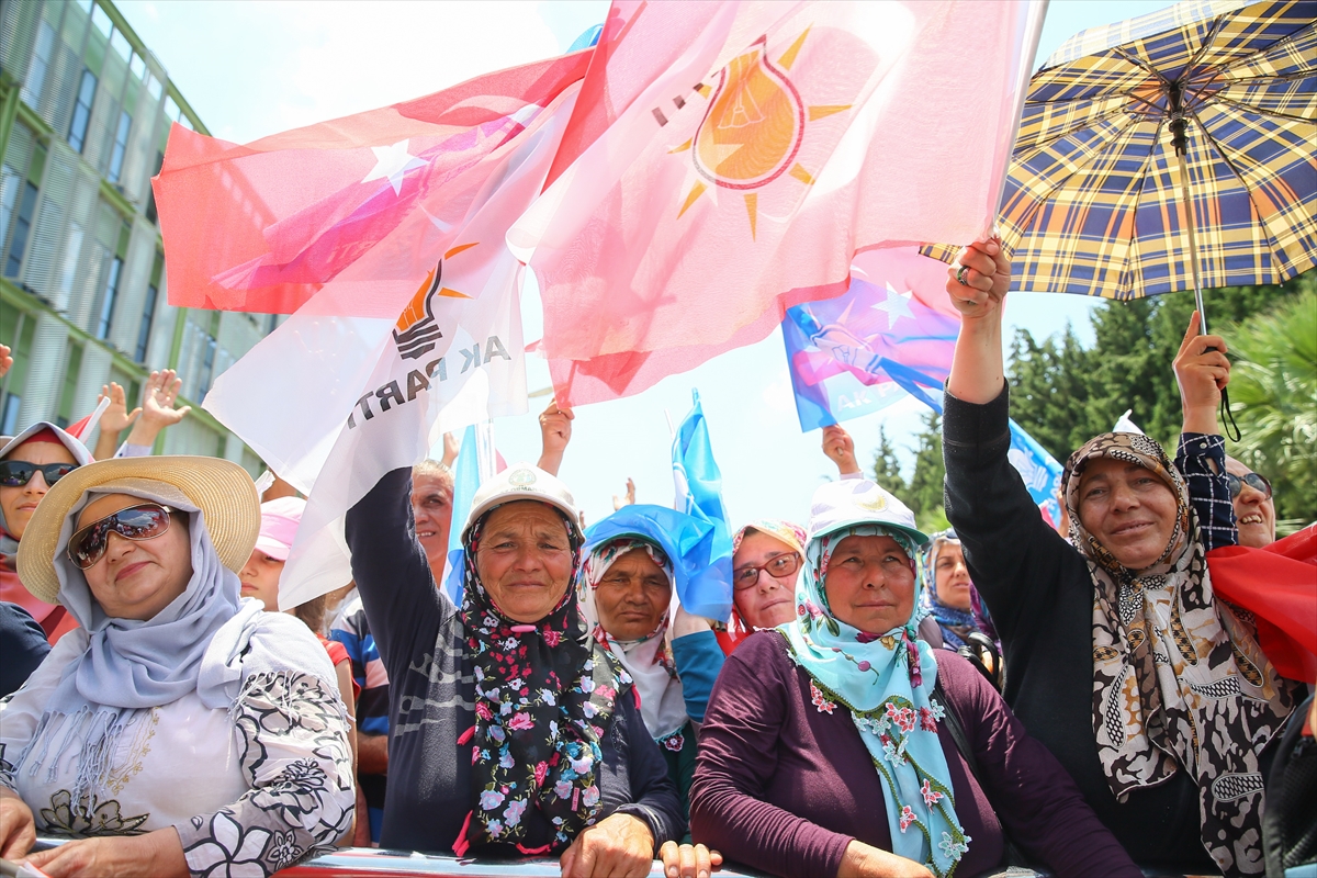Bakan Pakdemirli İzmir'de