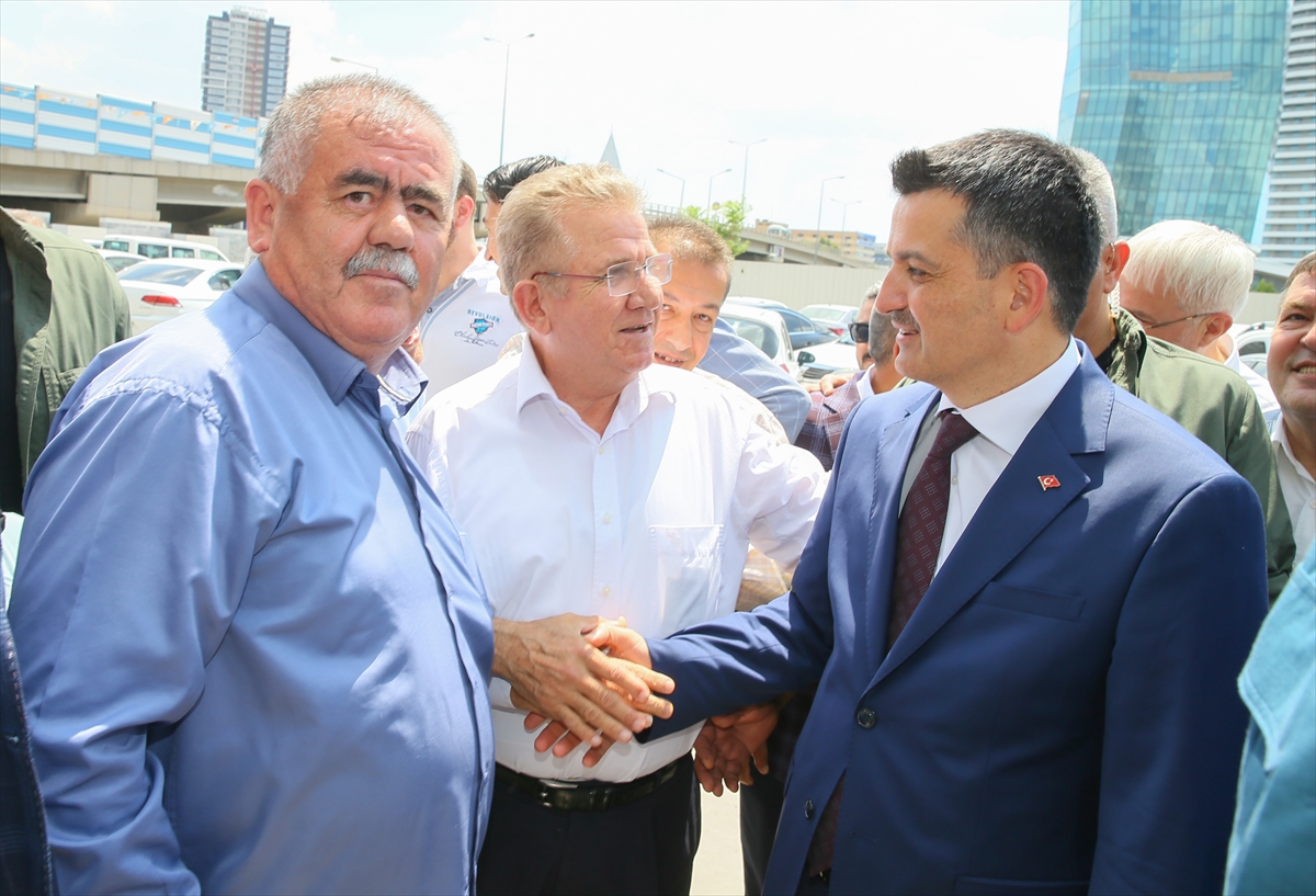 Bakan Pakdemirli İzmir'de