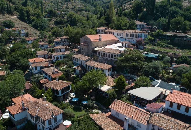 'Kıyamet köyü'ne akın