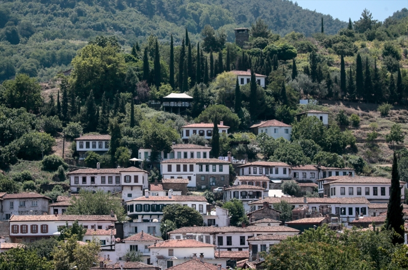 'Kıyamet köyü'ne akın