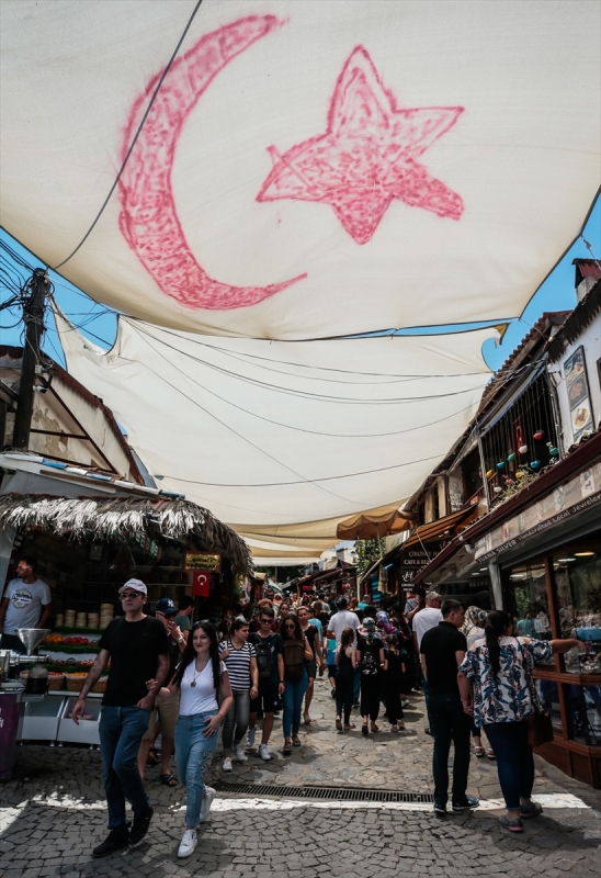 'Kıyamet köyü'ne akın