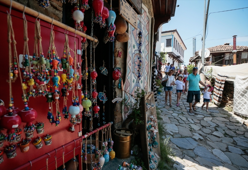 'Kıyamet köyü'ne akın
