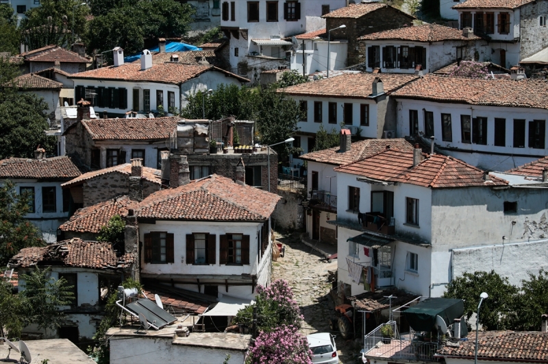 'Kıyamet köyü'ne akın
