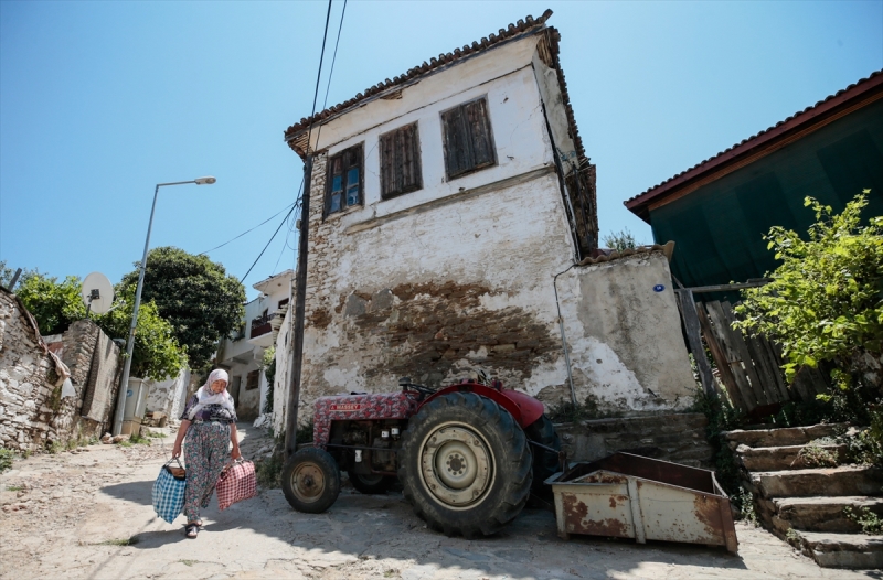 'Kıyamet köyü'ne akın