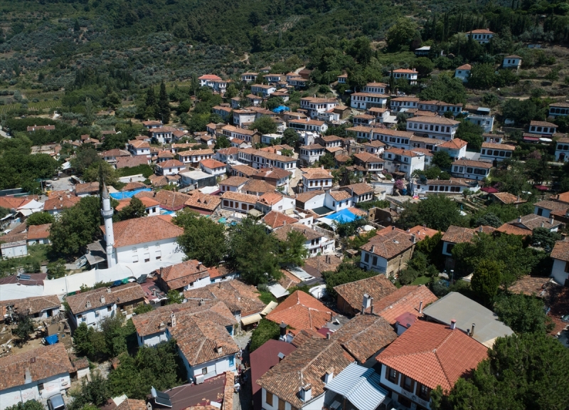 'Kıyamet köyü'ne akın