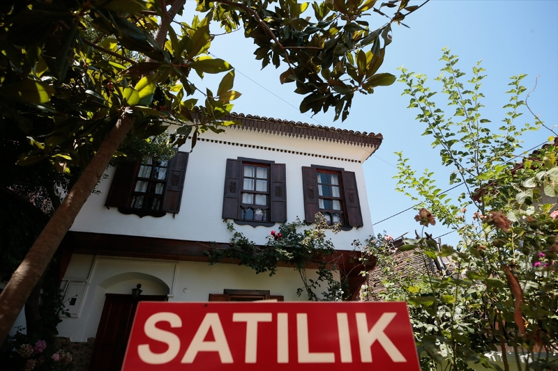 'Kıyamet köyü'ne akın