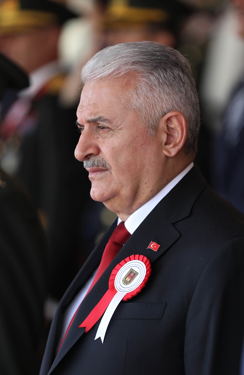 TBMM Başkanı Yıldırım teğmenlerin mezuniyet törenine katıldı