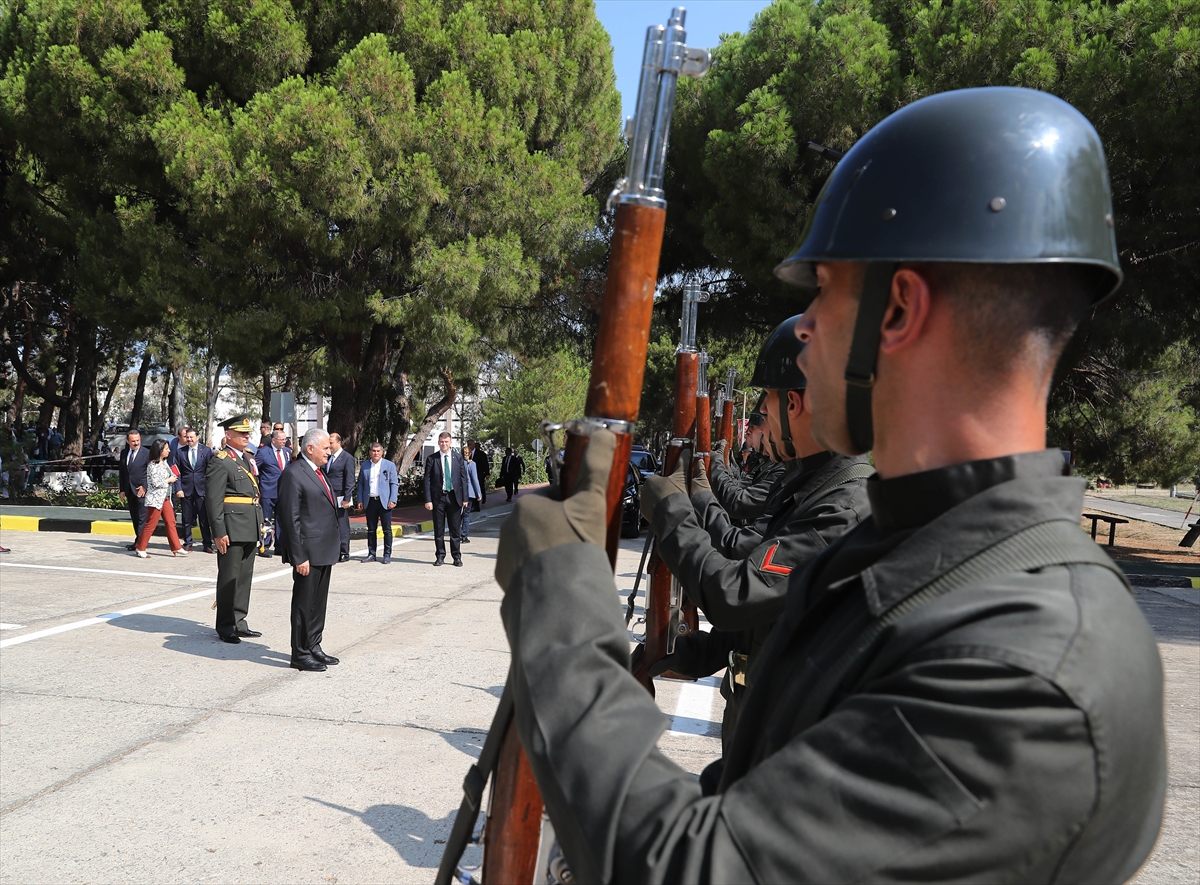 TBMM Başkanı Yıldırım teğmenlerin mezuniyet törenine katıldı