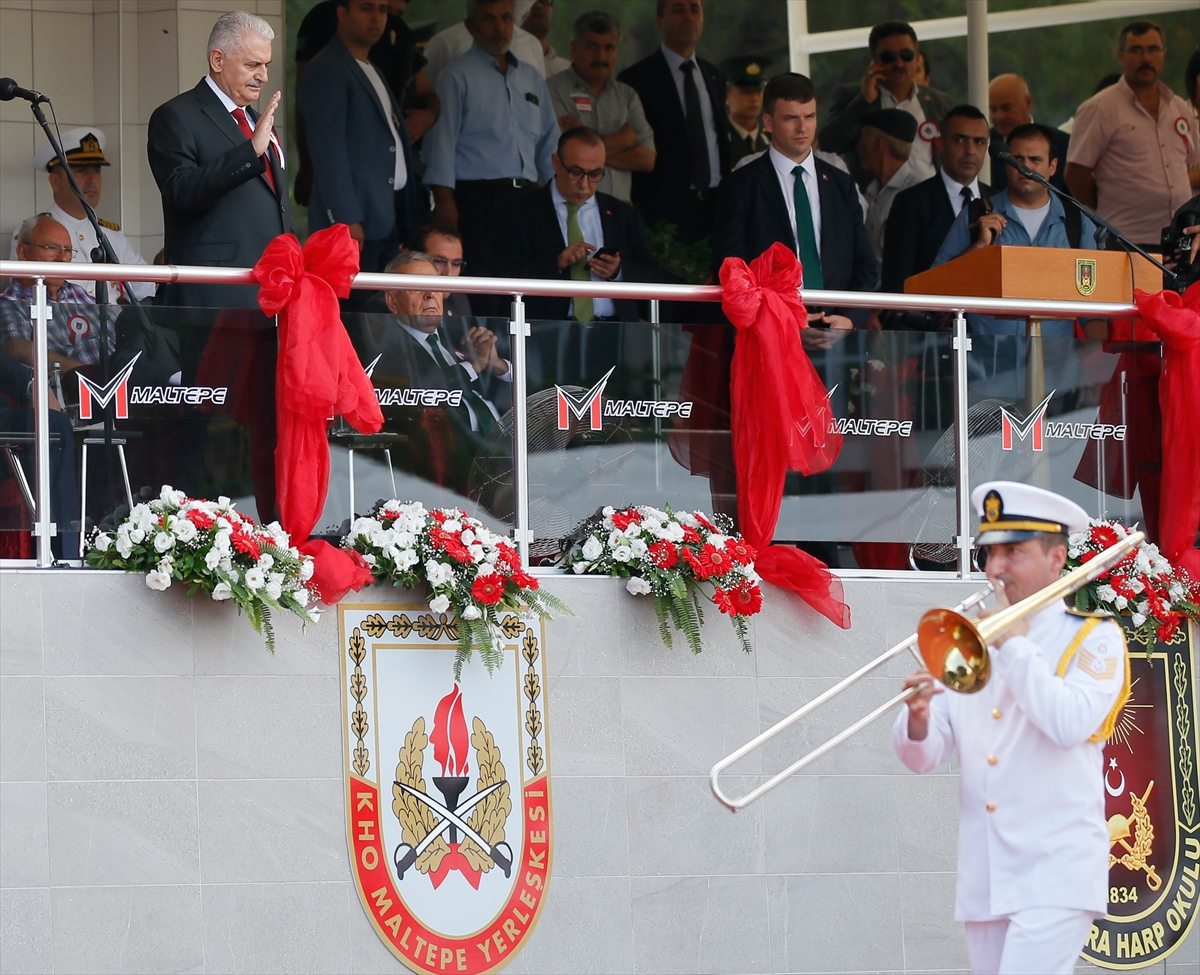 TBMM Başkanı Yıldırım teğmenlerin mezuniyet törenine katıldı