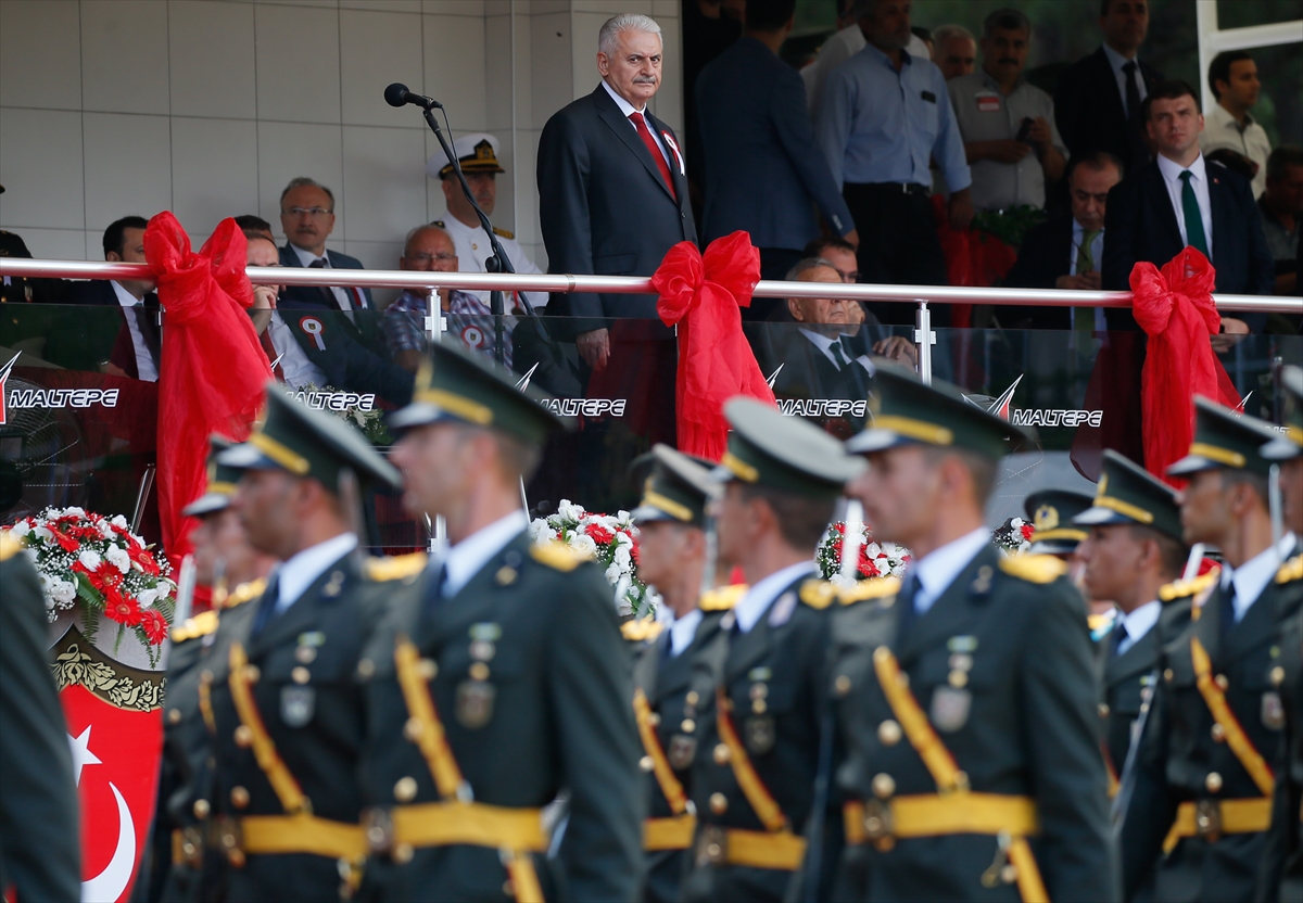 TBMM Başkanı Yıldırım teğmenlerin mezuniyet törenine katıldı