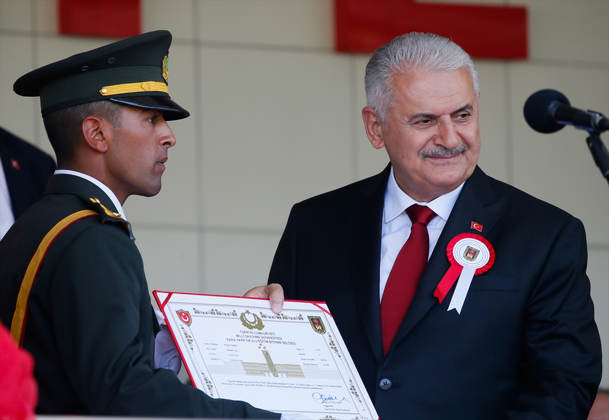 TBMM Başkanı Yıldırım teğmenlerin mezuniyet törenine katıldı