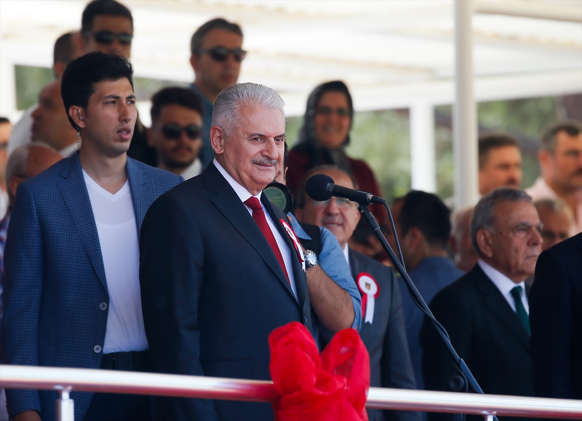 TBMM Başkanı Yıldırım teğmenlerin mezuniyet törenine katıldı