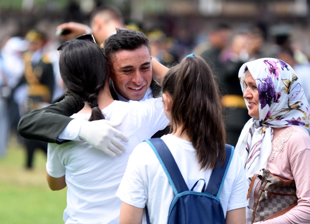 TBMM Başkanı Yıldırım teğmenlerin mezuniyet törenine katıldı
