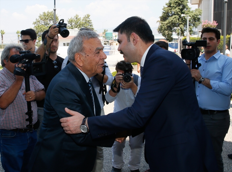 Çevre ve Şehircilik Bakanı Murat Kurum İzmir'de