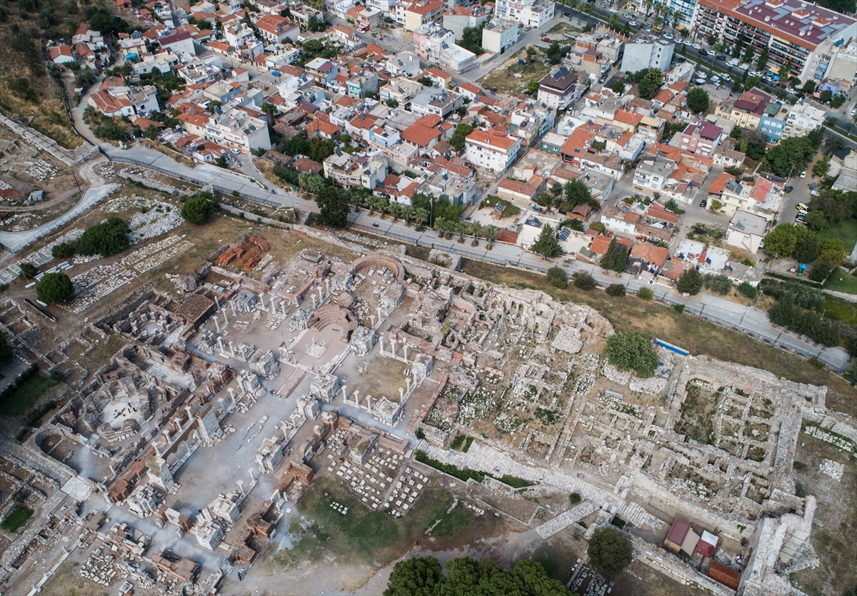 Efes 8500 yıllık yolculuğa çıkarıyor!
