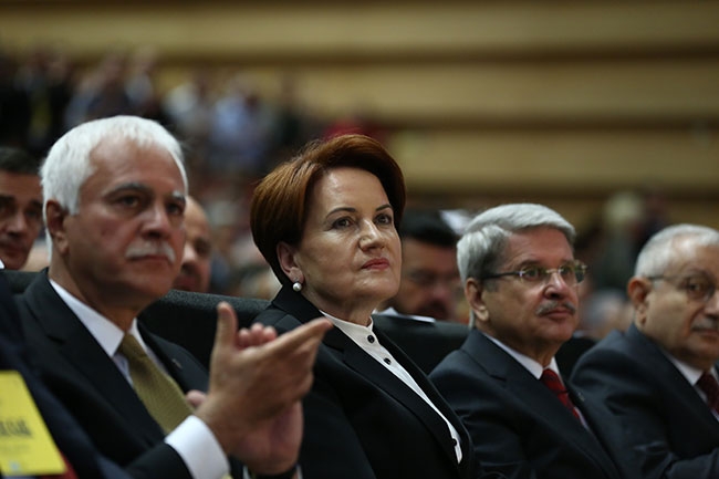 İYİ Parti kurultayından dikkat çeken kareler