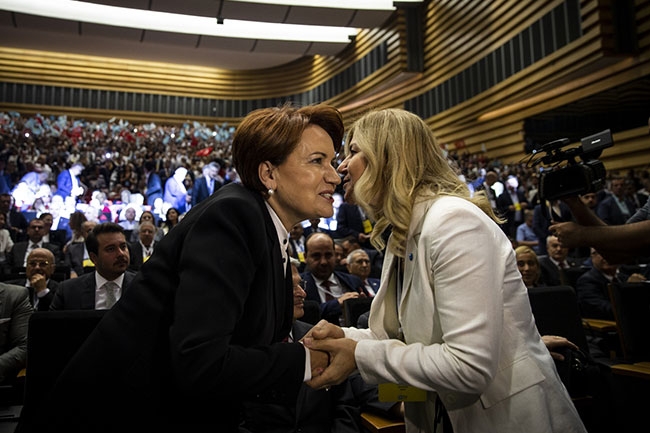 İYİ Parti kurultayından dikkat çeken kareler