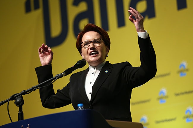 İYİ Parti kurultayından dikkat çeken kareler