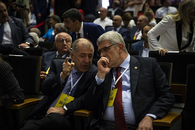 İYİ Parti kurultayından dikkat çeken kareler