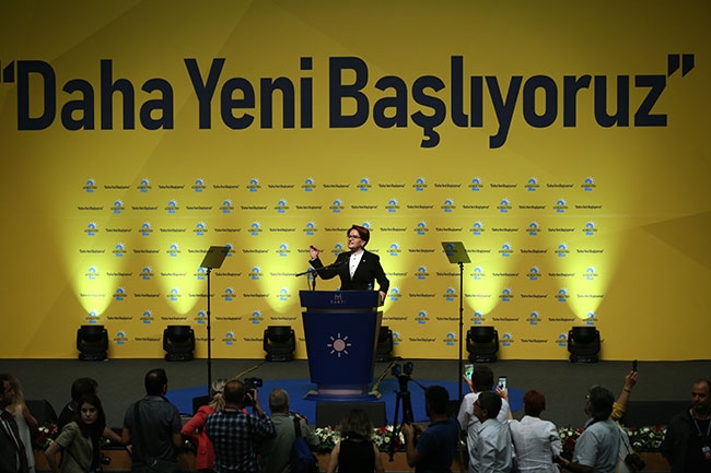 İYİ Parti kurultayından dikkat çeken kareler