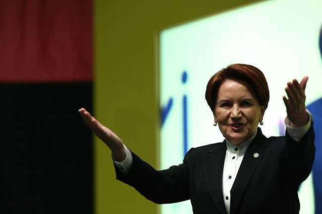 İYİ Parti kurultayından dikkat çeken kareler