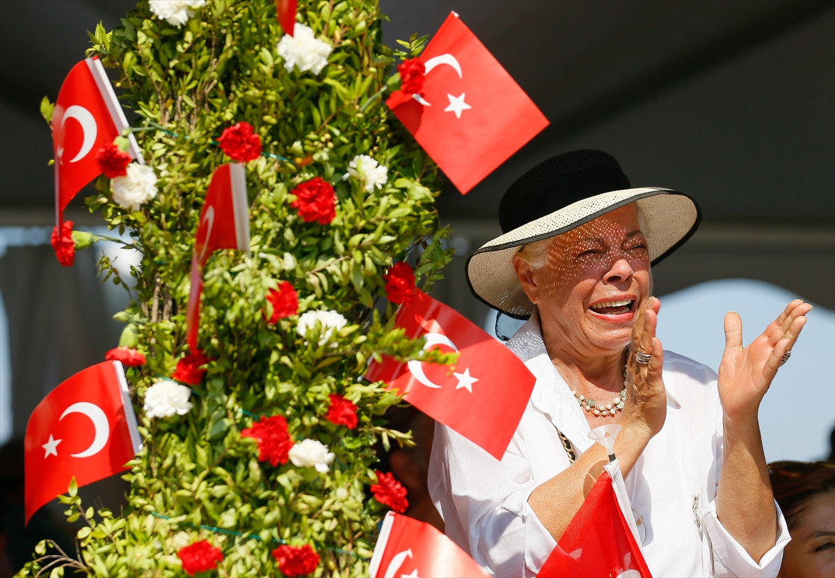 İzmir'de 'Zafer' sevinci