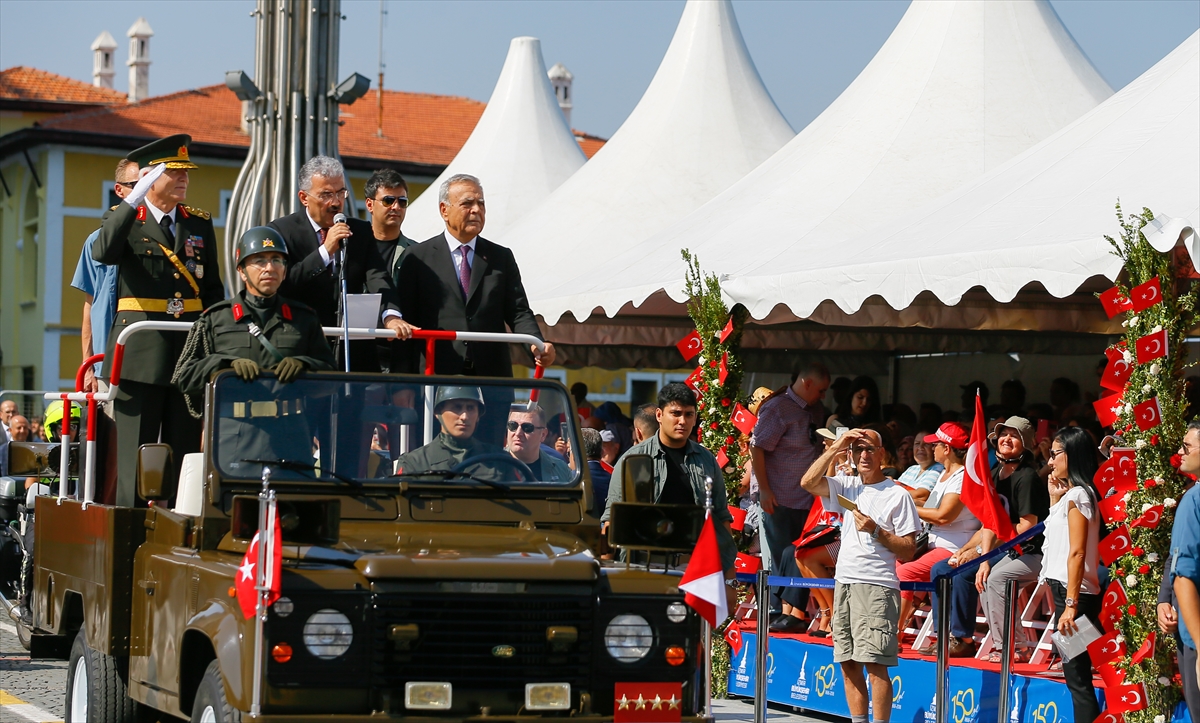 İzmir'de 'Zafer' sevinci