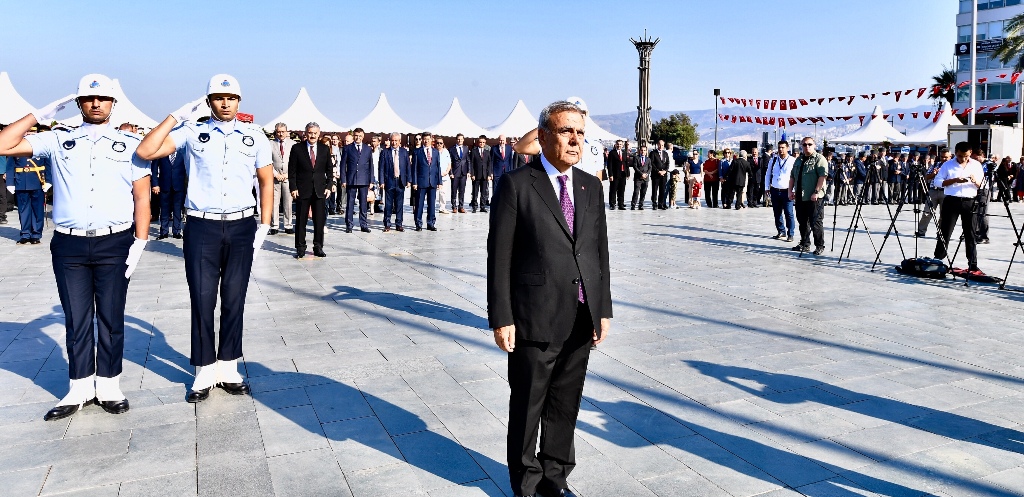 İzmir'de 'Zafer' sevinci