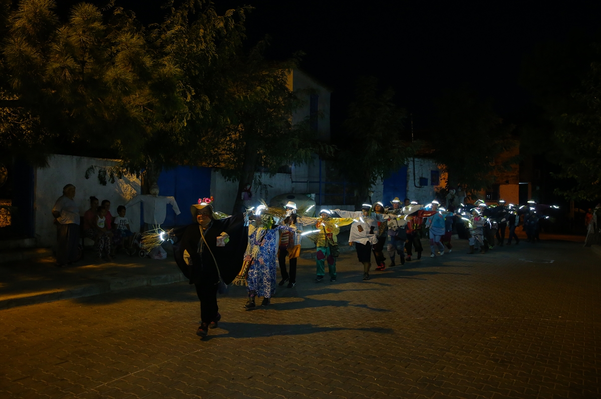 'Korkuluklar Canlanıyor'