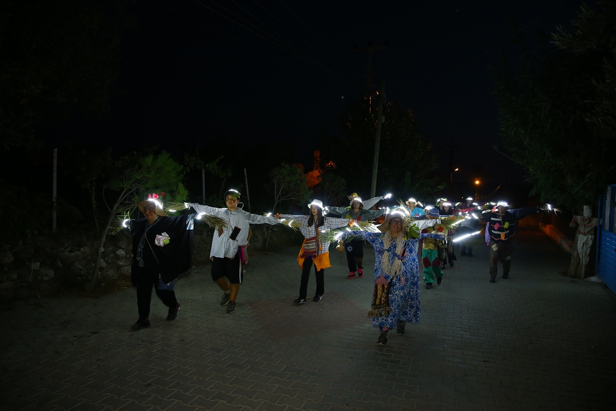 'Korkuluklar Canlanıyor'