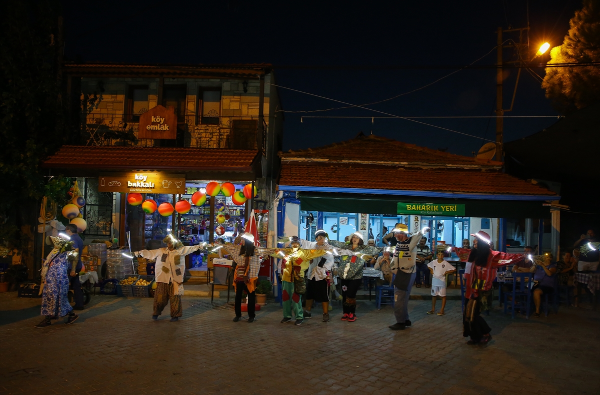 'Korkuluklar Canlanıyor'
