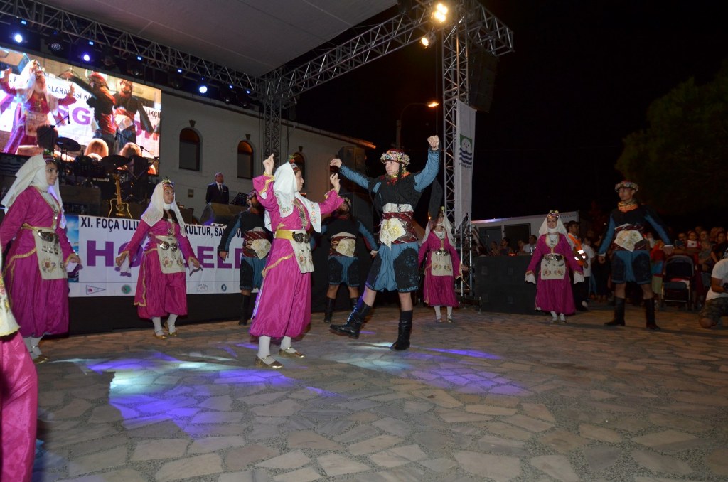 Foça'da 'tarihi' kortej