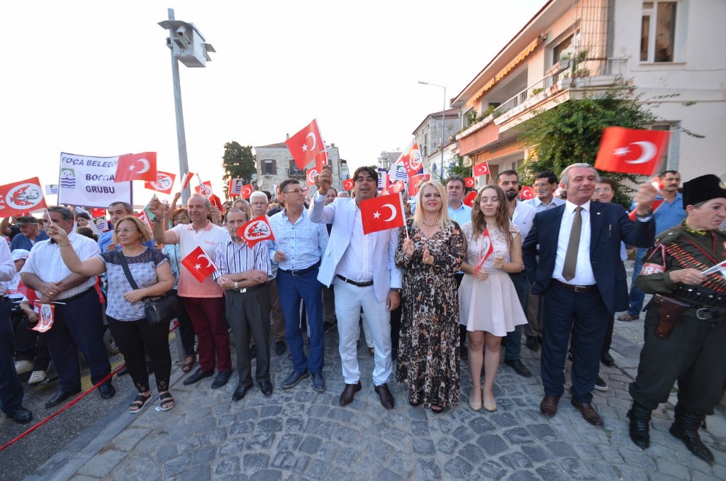 Foça'da 'tarihi' kortej