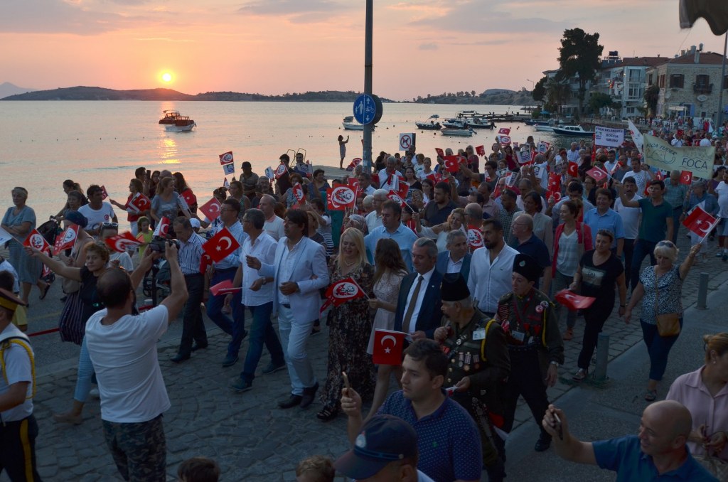 Foça'da 'tarihi' kortej