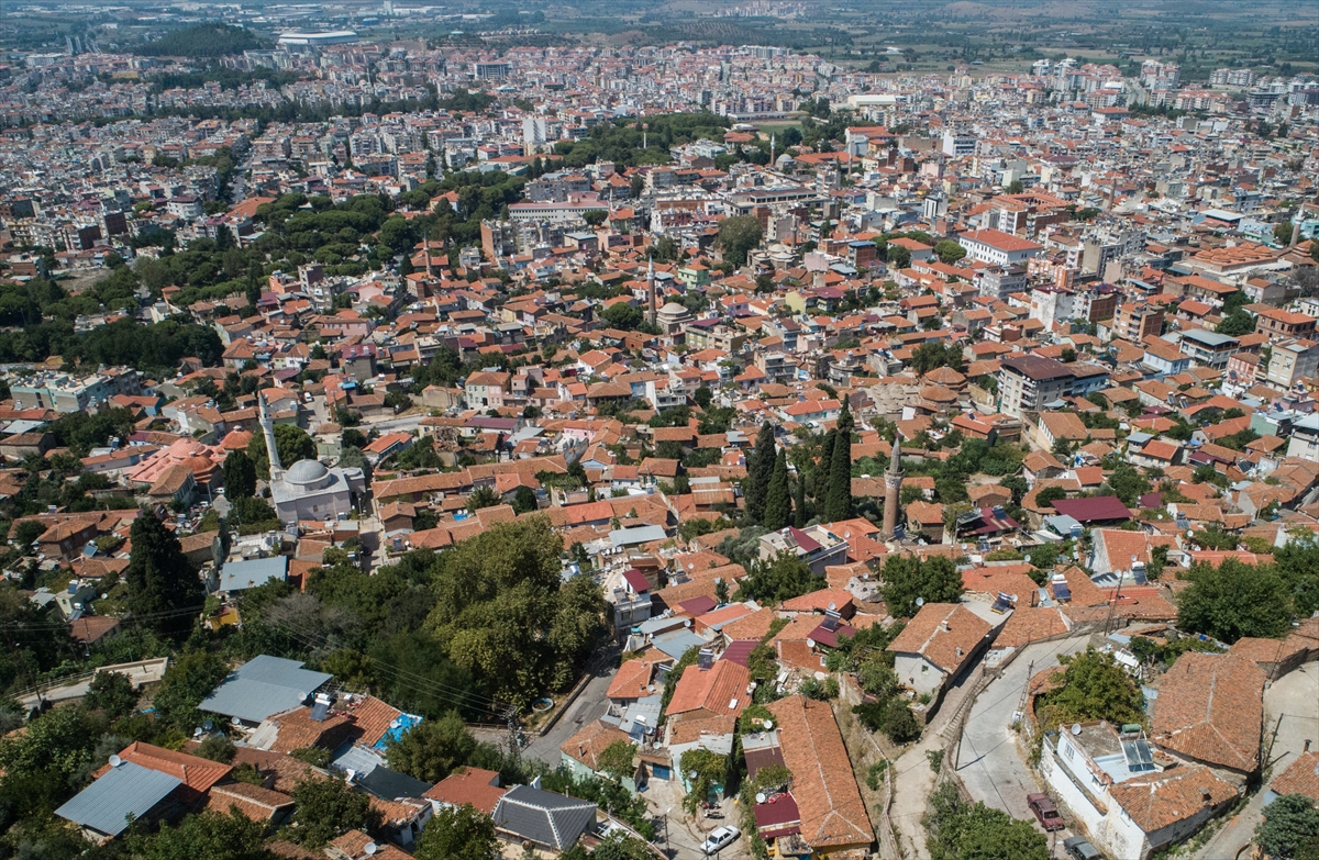 8 asırlık Tire Çarşısı eski günlerini arıyor
