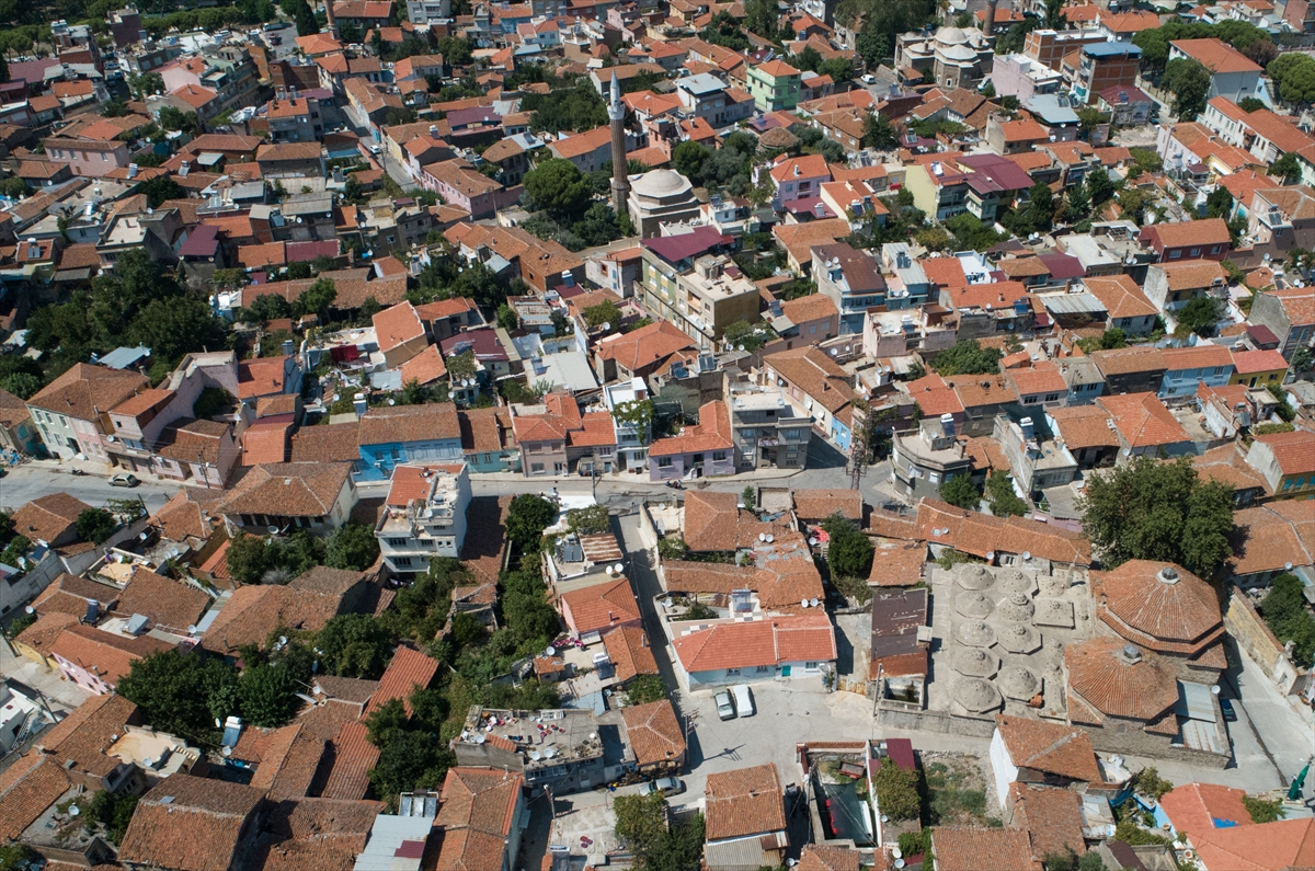 8 asırlık Tire Çarşısı eski günlerini arıyor