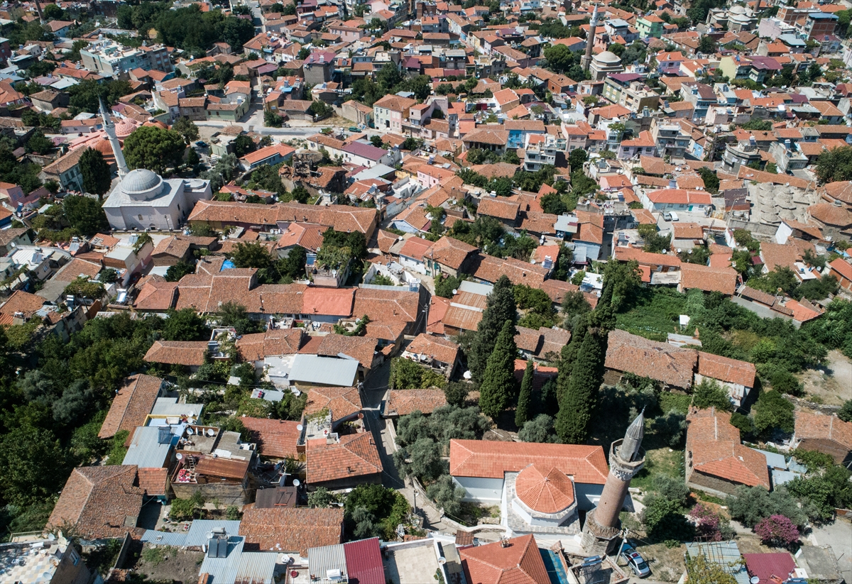 8 asırlık Tire Çarşısı eski günlerini arıyor