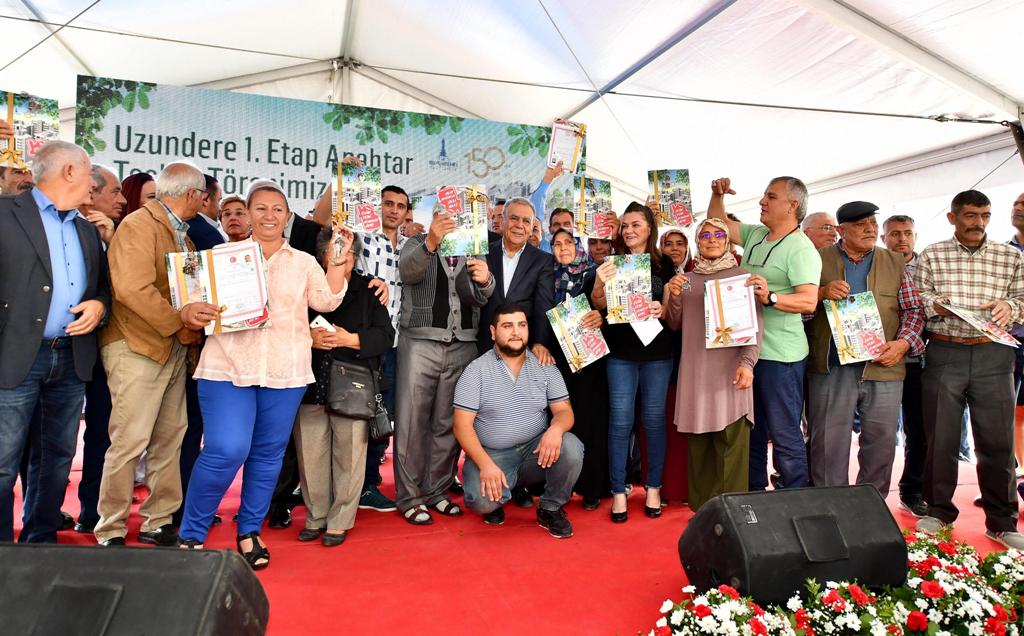 Uzundere'de mutlu gün!