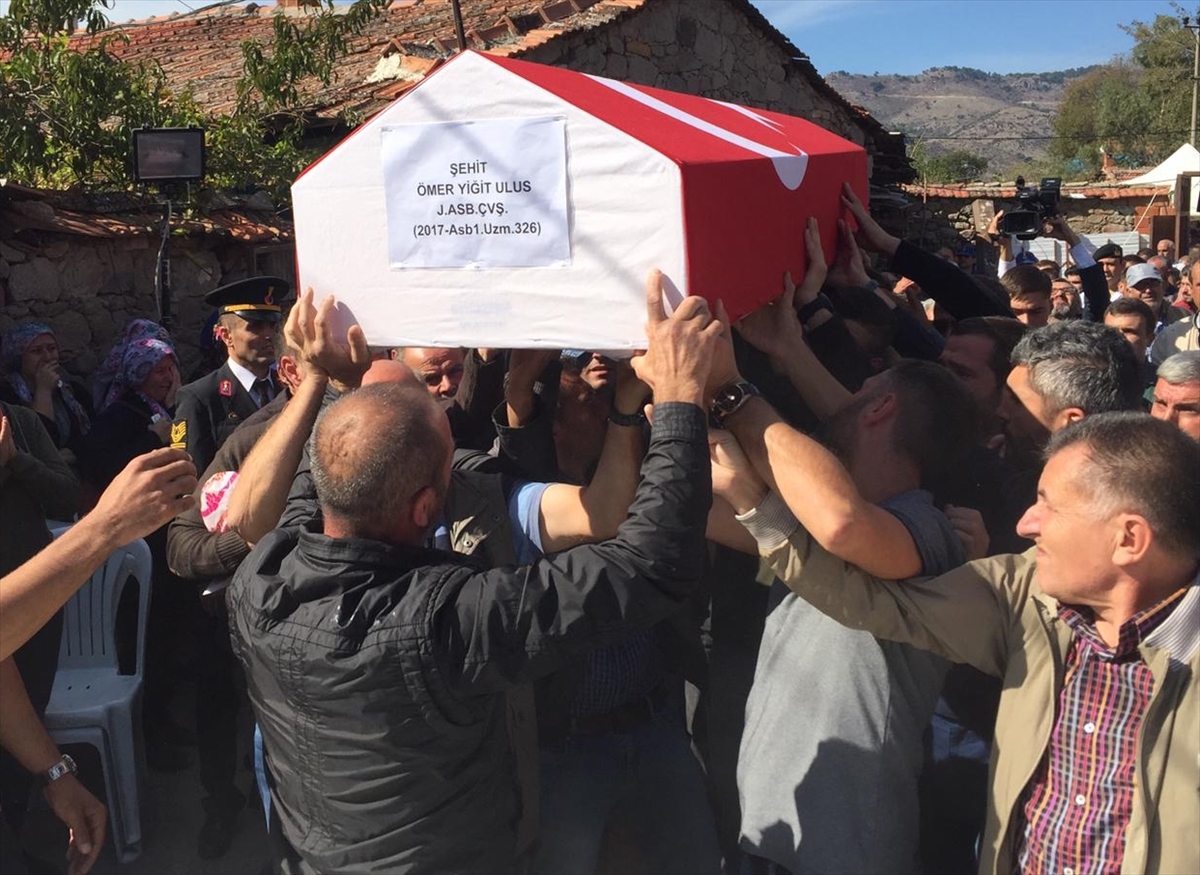 İzmir şehidini uğurladı
