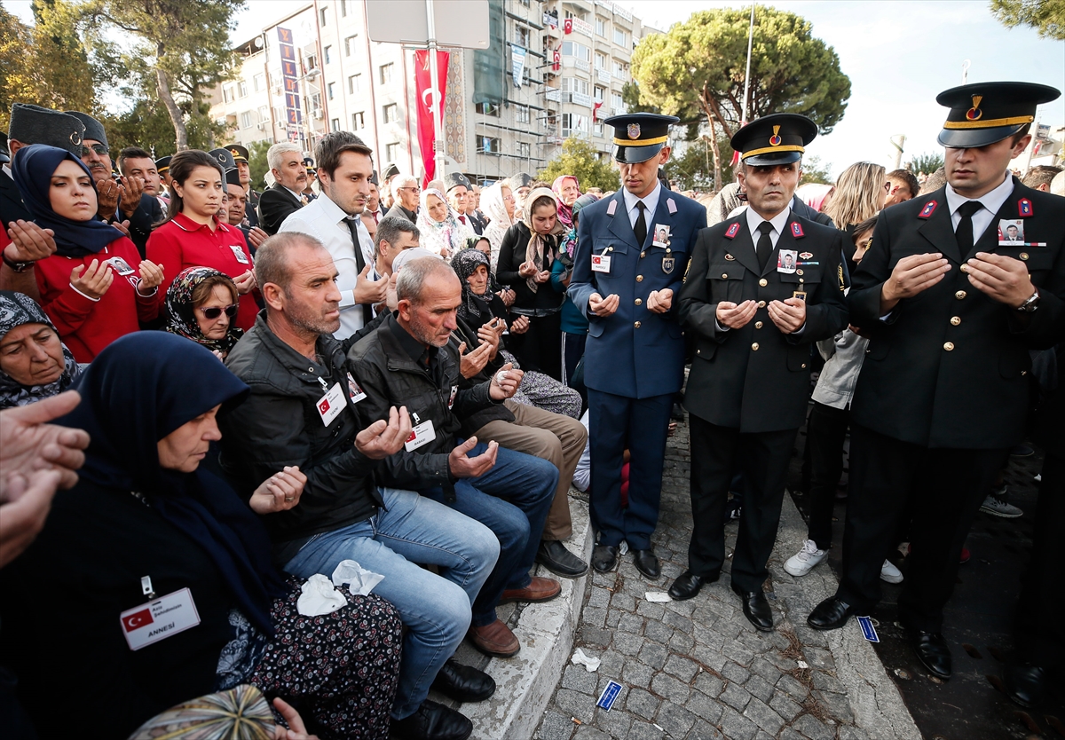 İzmir şehidini uğurladı