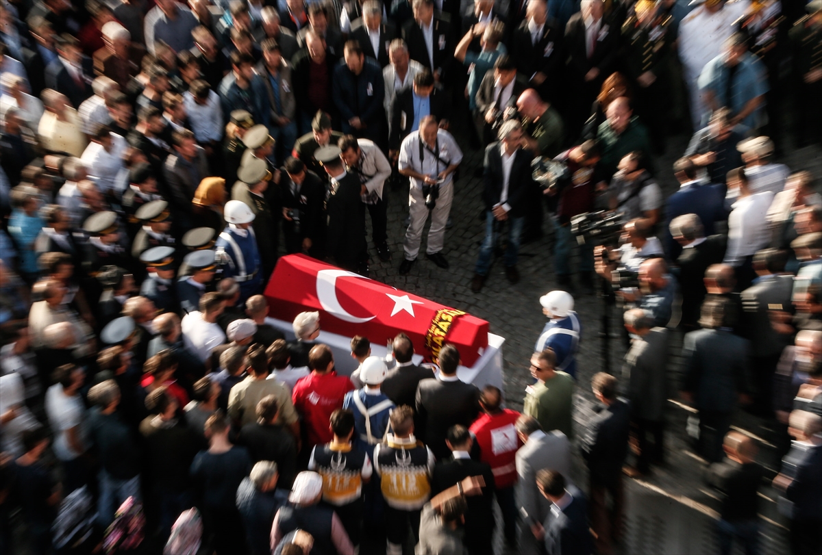 İzmir şehidini uğurladı
