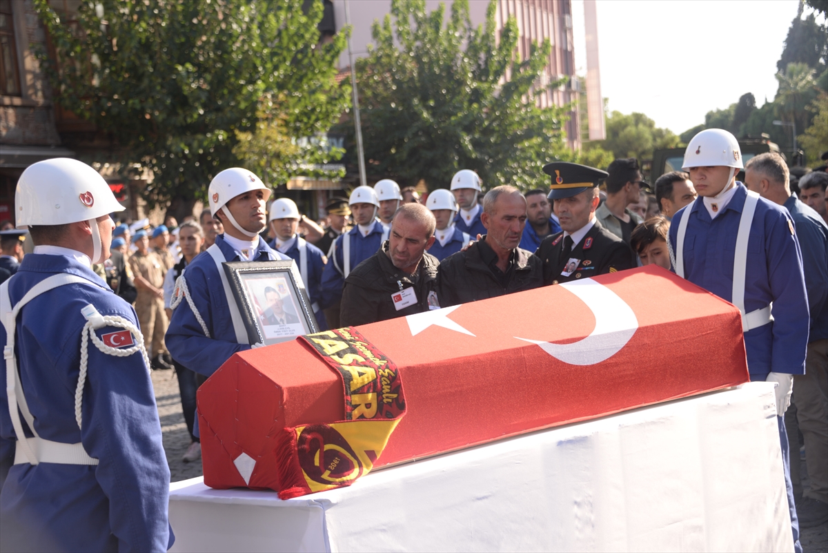 İzmir şehidini uğurladı