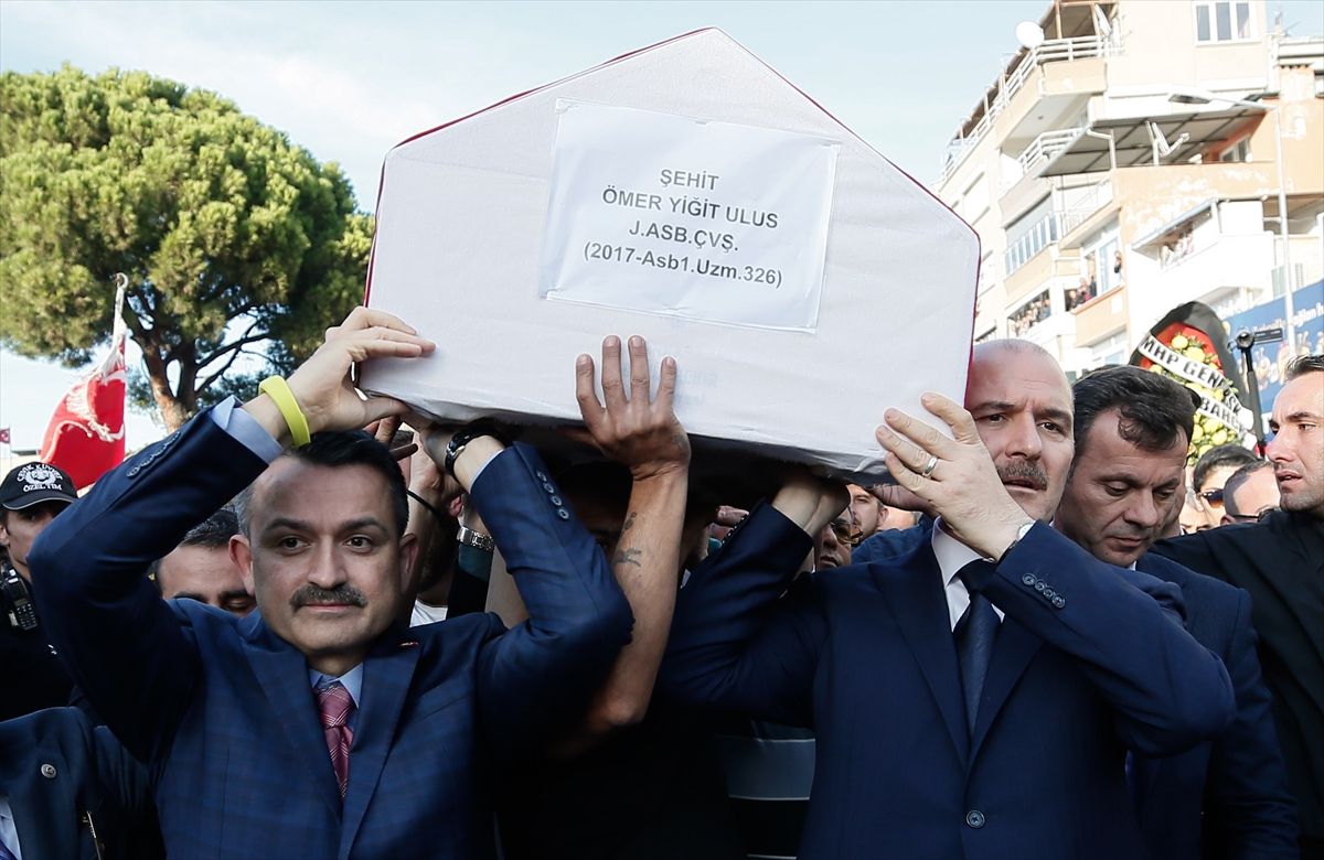 İzmir şehidini uğurladı