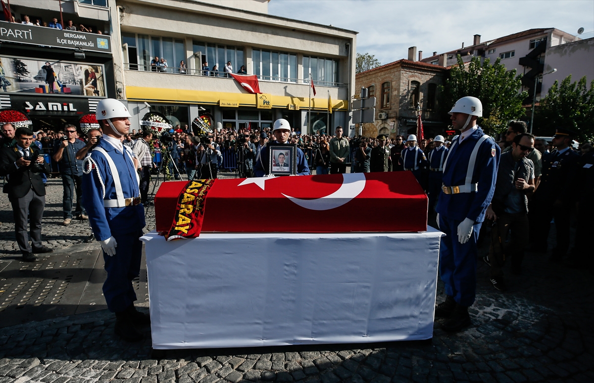İzmir şehidini uğurladı